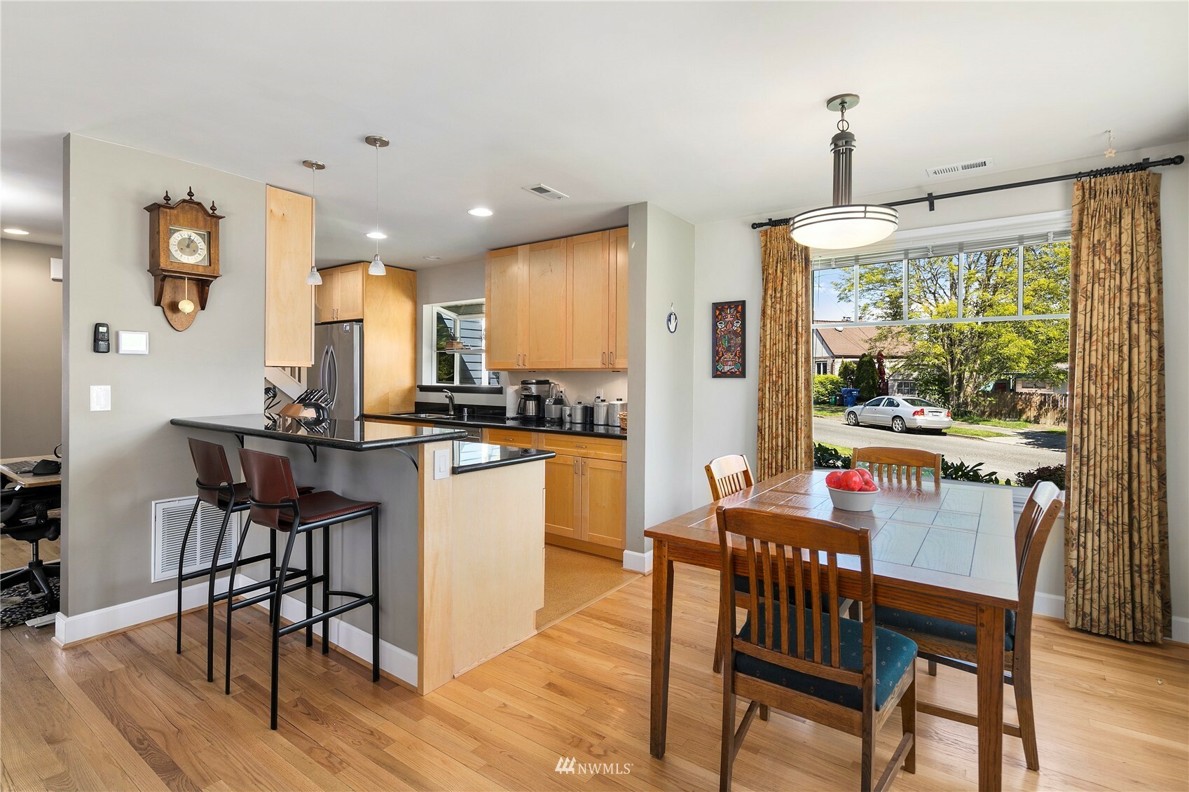 Property Photo:  6503 Linden Avenue N  WA 98103 