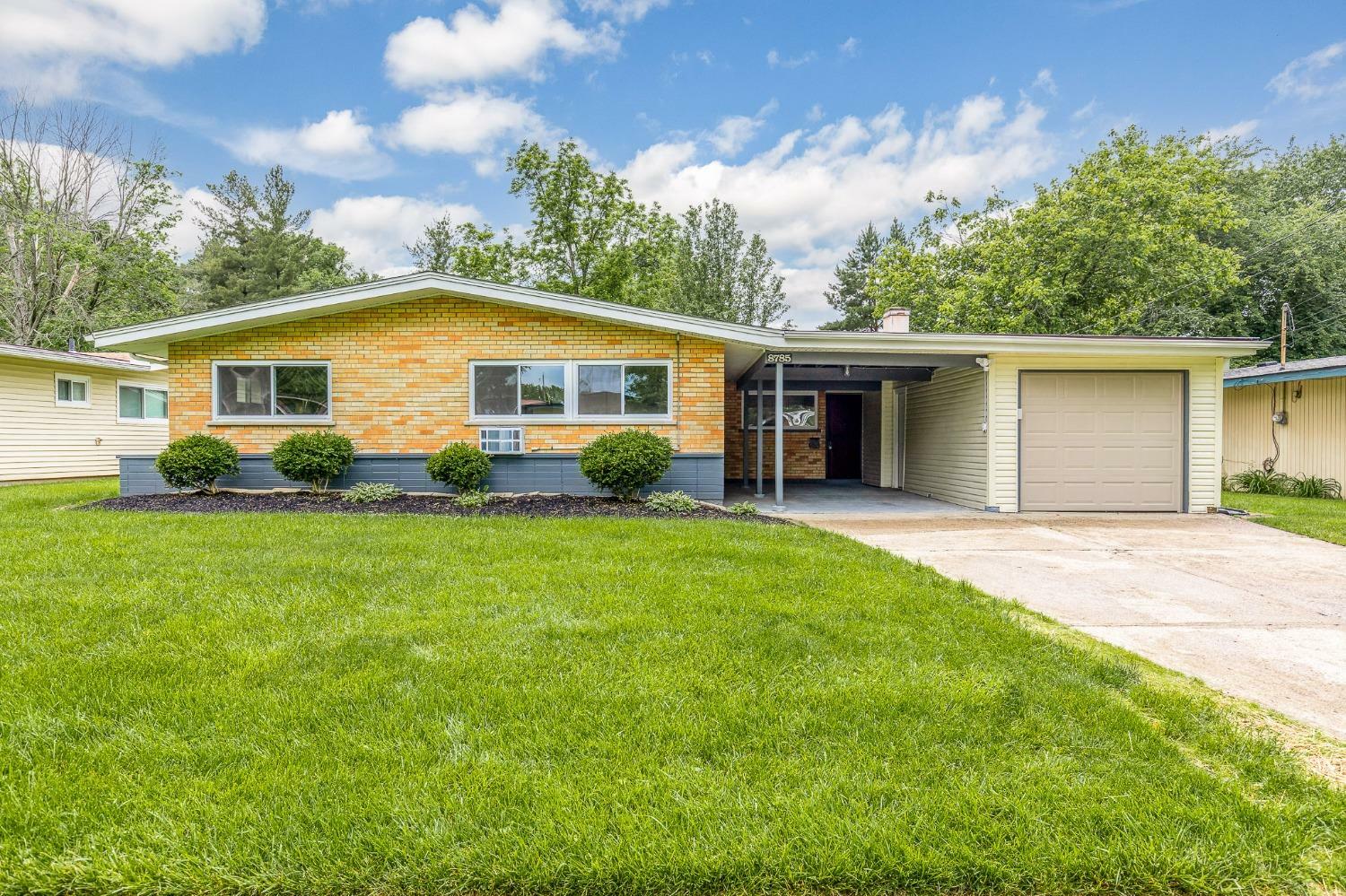 Property Photo: 8785 Fontainebleau Ter OH 45231