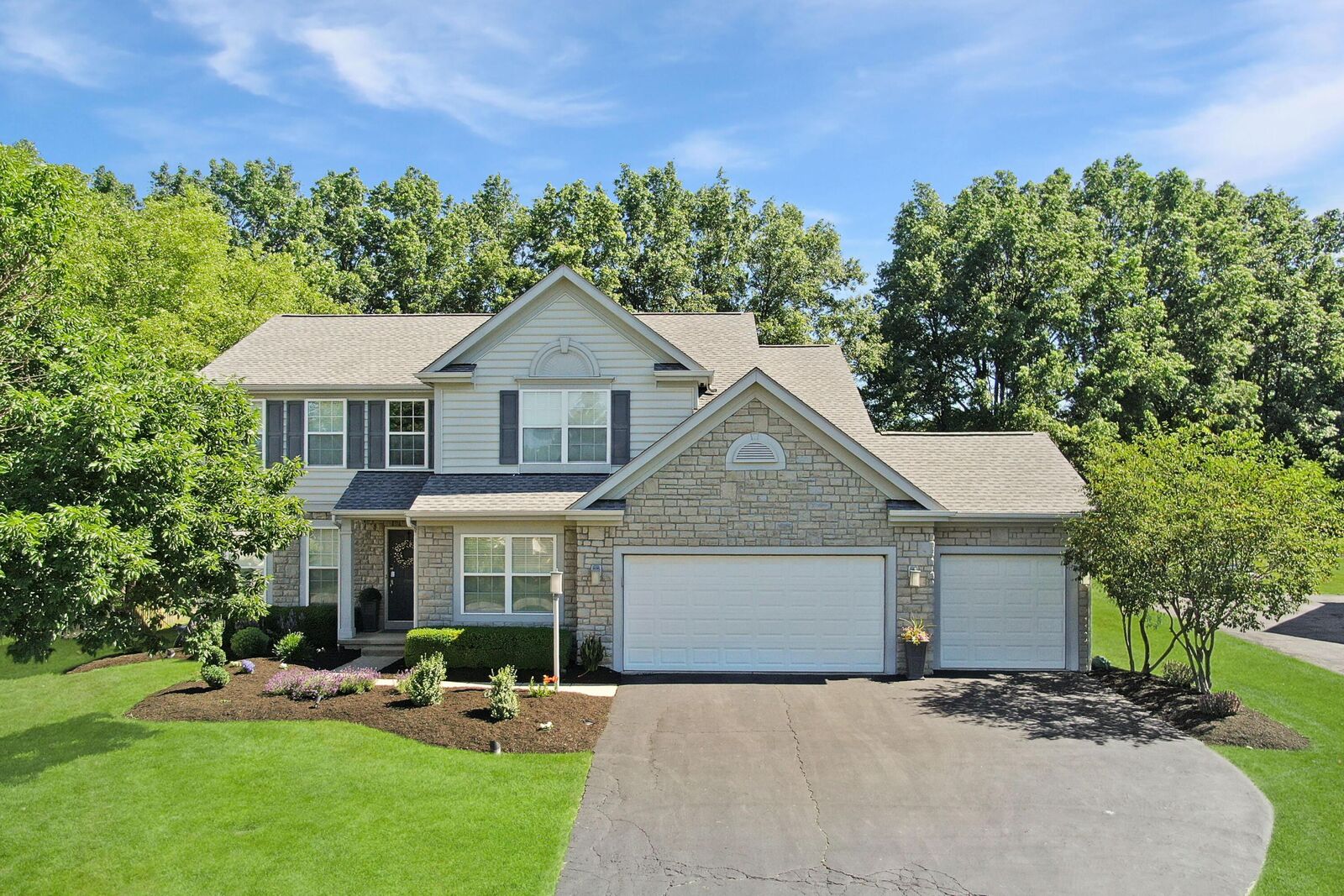 Property Photo:  6489 Hermitage Drive  OH 43082 