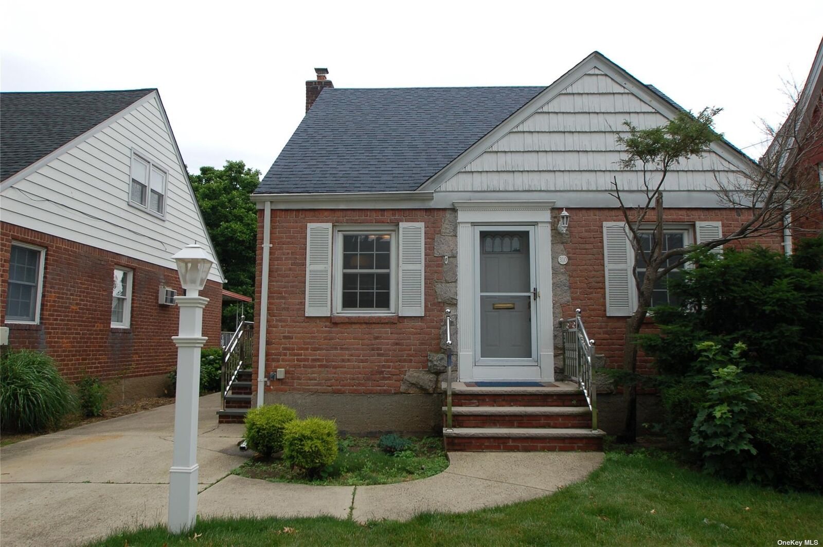 Property Photo:  310 Ingraham Lane  NY 11040 