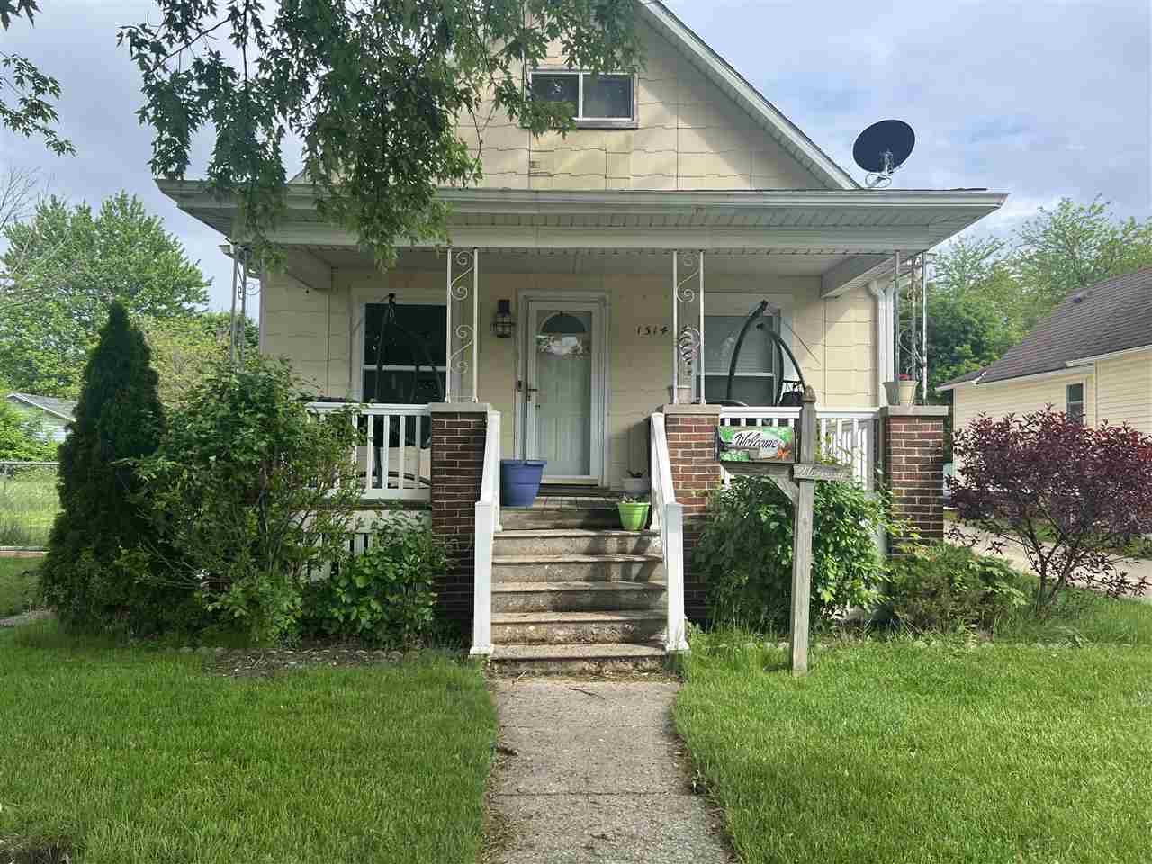 Property Photo:  1514 Sweet St  MI 48602 