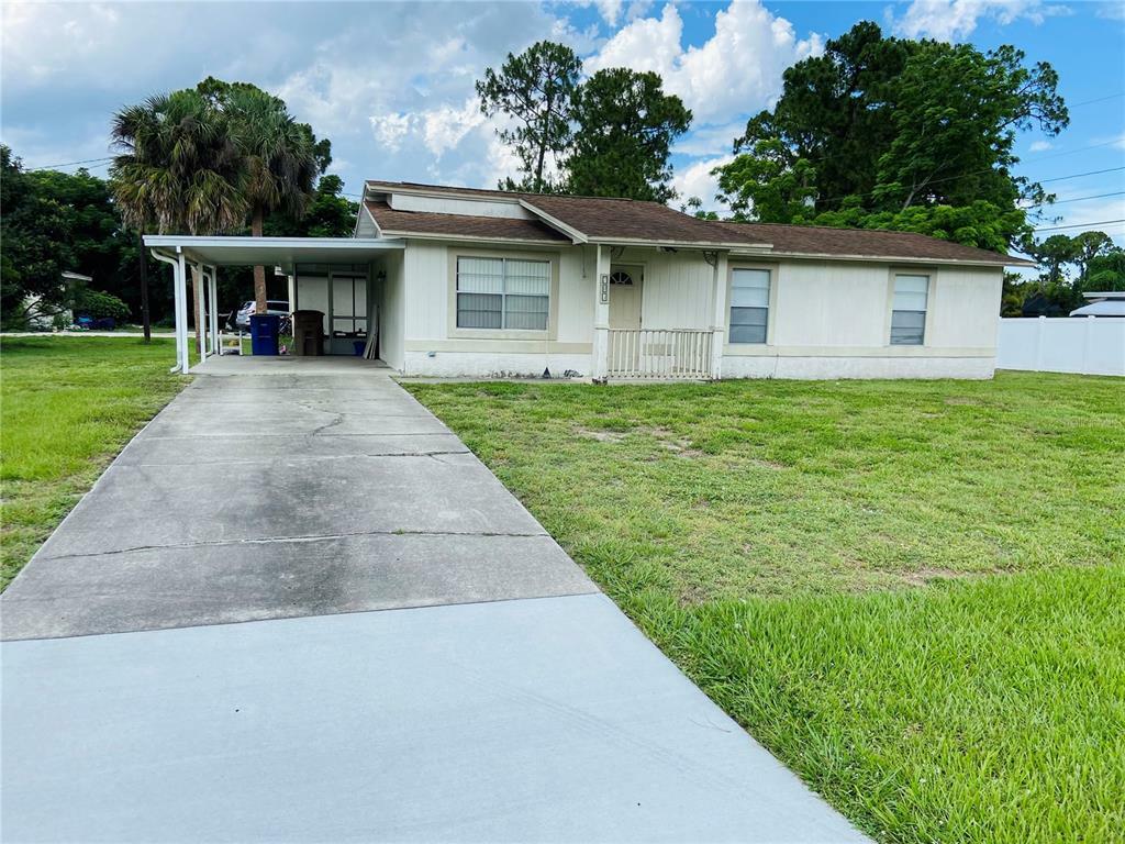 Property Photo:  703 E 3rd Street  FL 33936 