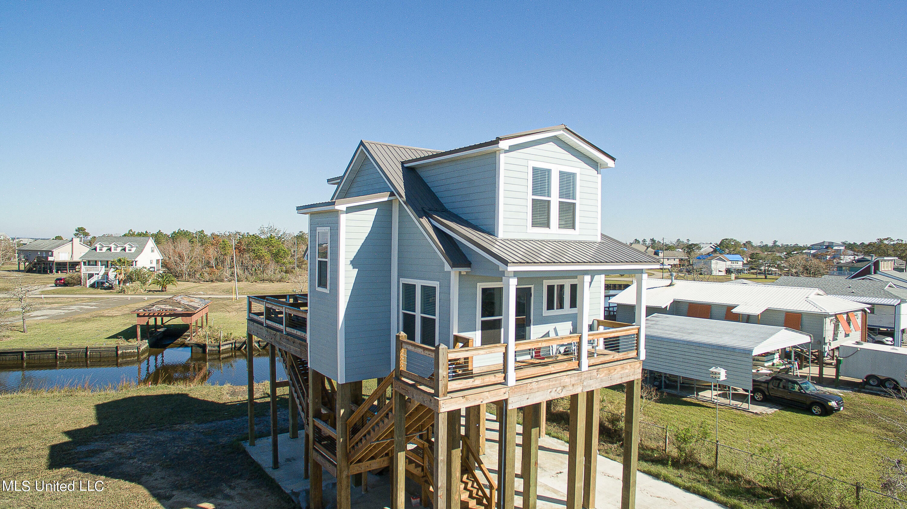 Property Photo:  216 Tarpon Drive  MS 39520 