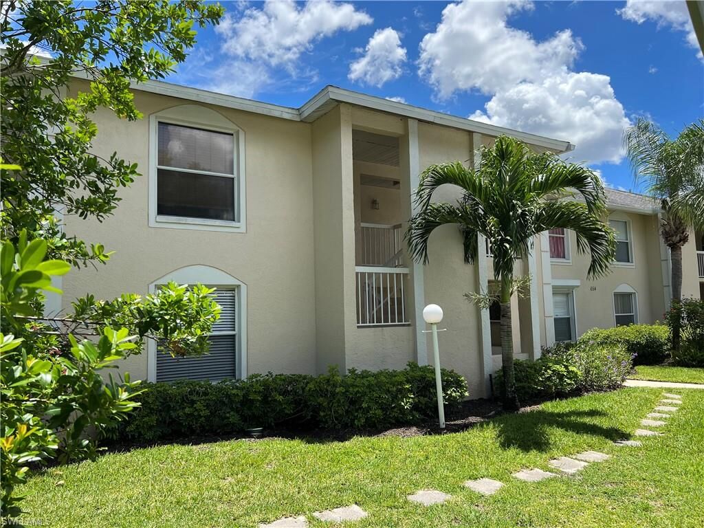 Property Photo:  654 Squire Cir 101  FL 34104 