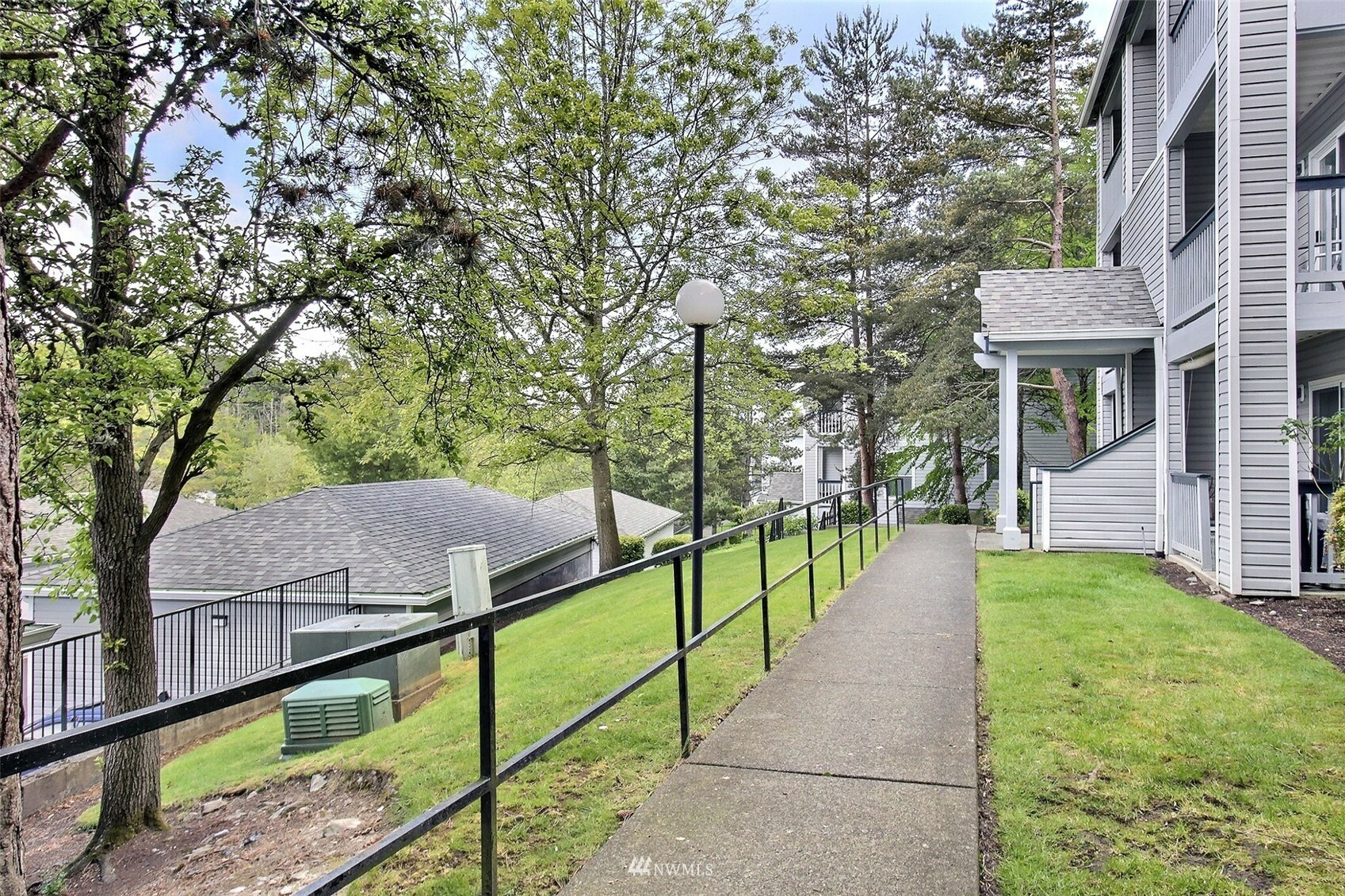 Property Photo: 33020 10th Avenue SW Y103 WA 98023