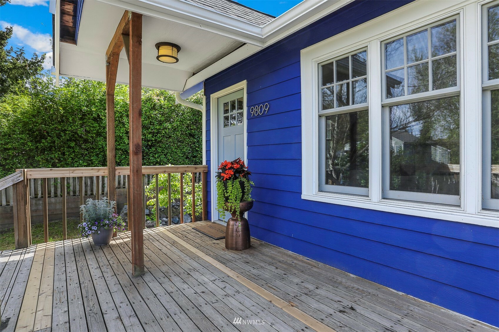 Property Photo: 9809 12th Avenue NE WA 98115