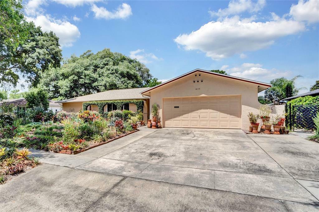Property Photo: 635 Roughbeard Road FL 32792