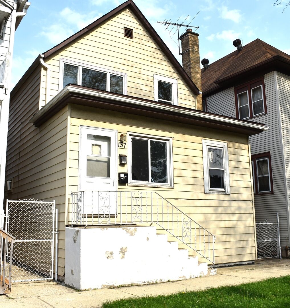 Property Photo:  137 N 23rd Avenue  IL 60160 