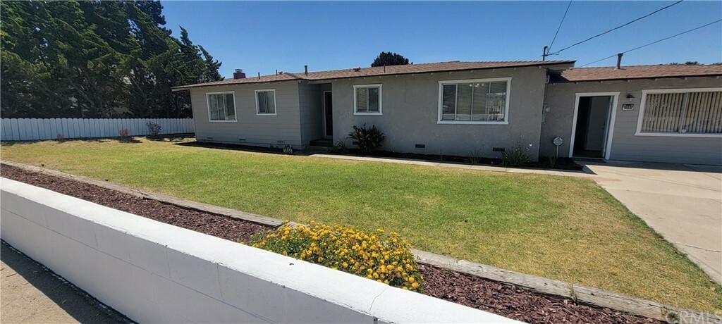 Property Photo:  460 Miles Avenue  CA 93455 