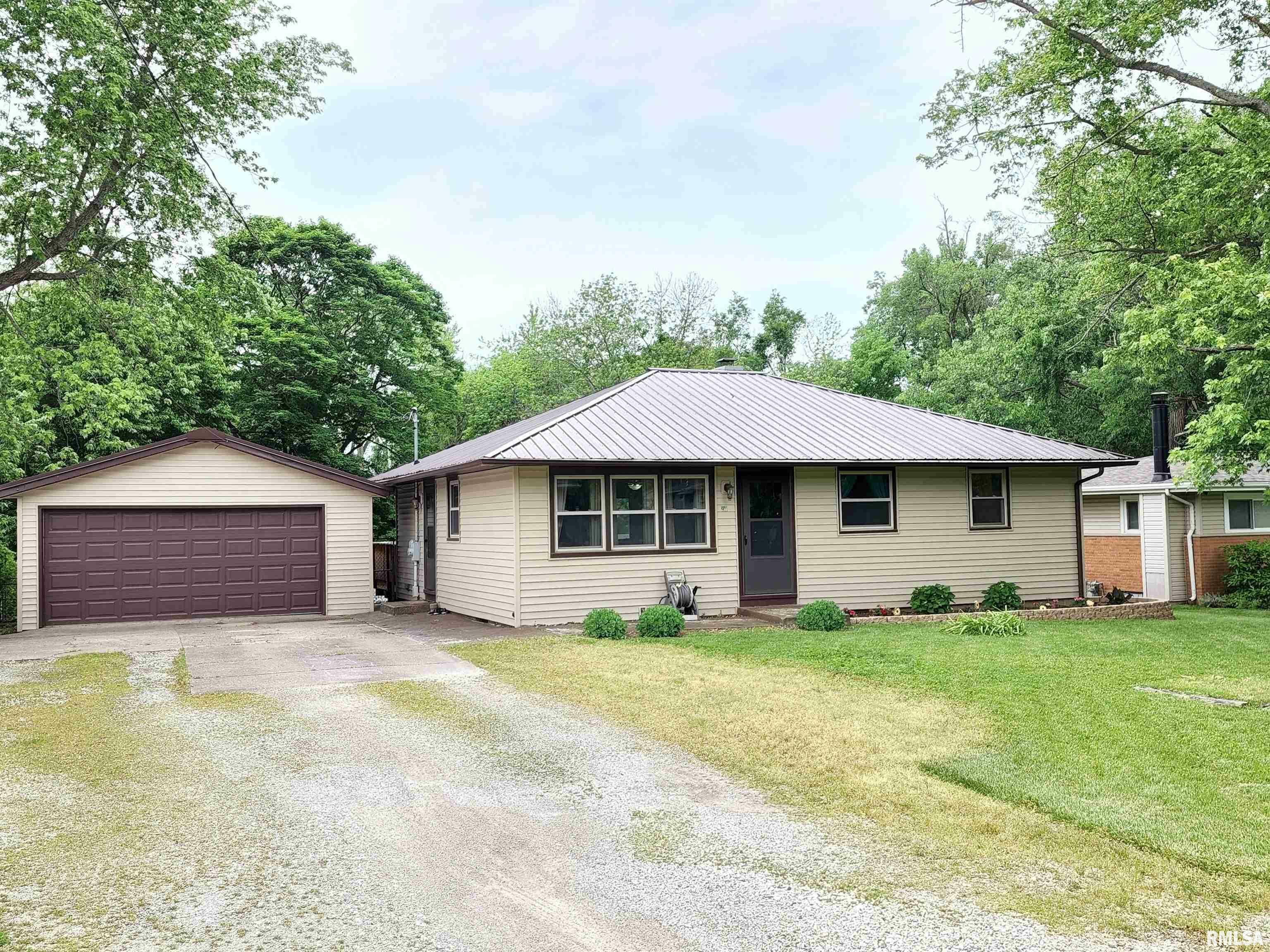 Property Photo:  210 Quail  IL 61571 