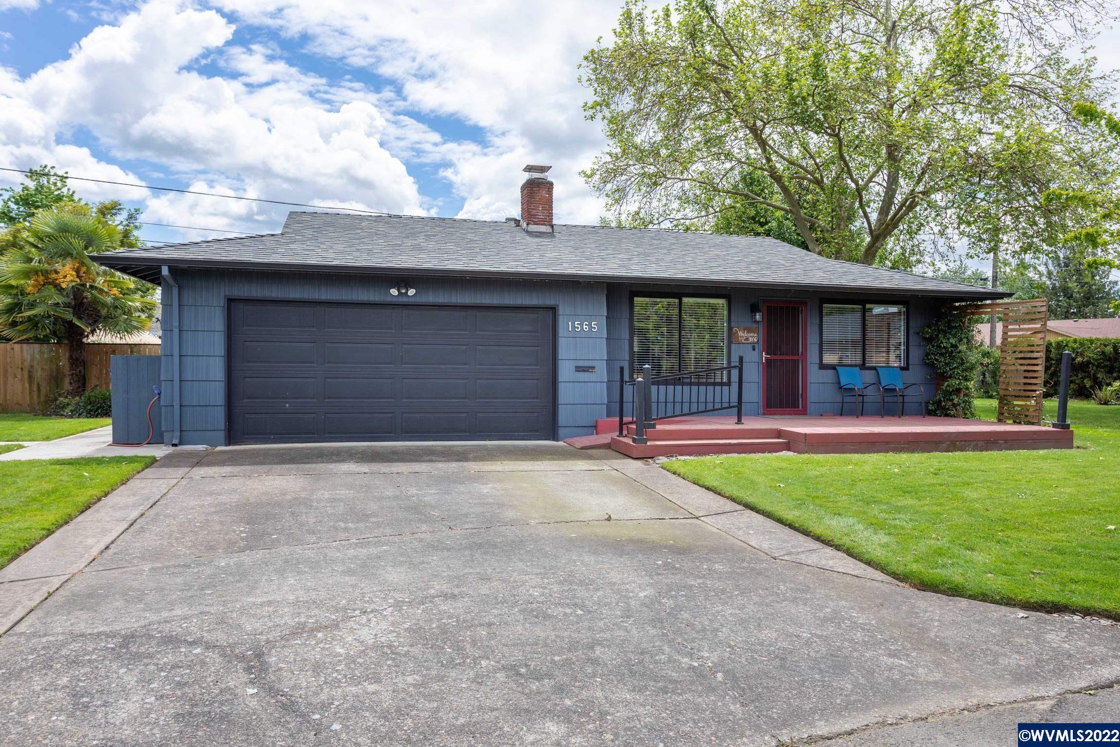 Property Photo:  1565  Sallal Ct  OR 97071 