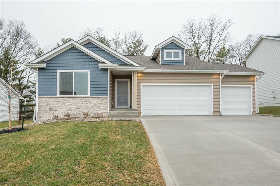 Property Photo:  204 Crossroads Court  IA 50226 