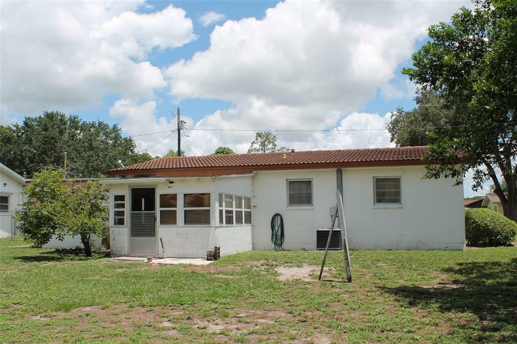 Property Photo: 126 Alvina Avenue FL 33853