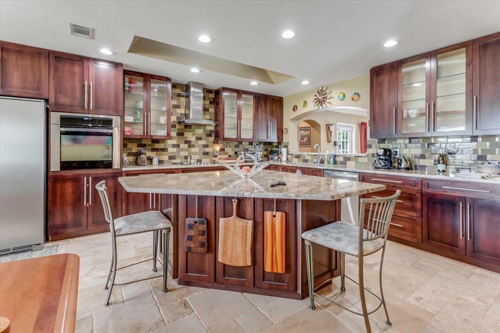 Property Photo: 6803 7th Avenue Blvd NW FL 34209