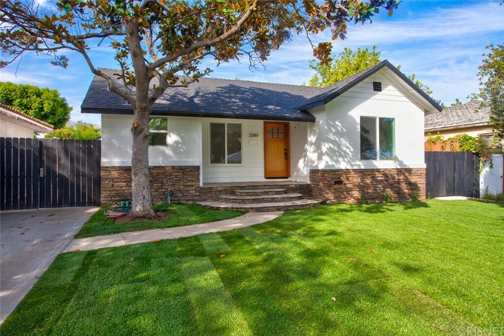 Property Photo:  2049 Chivers Street  CA 91340 