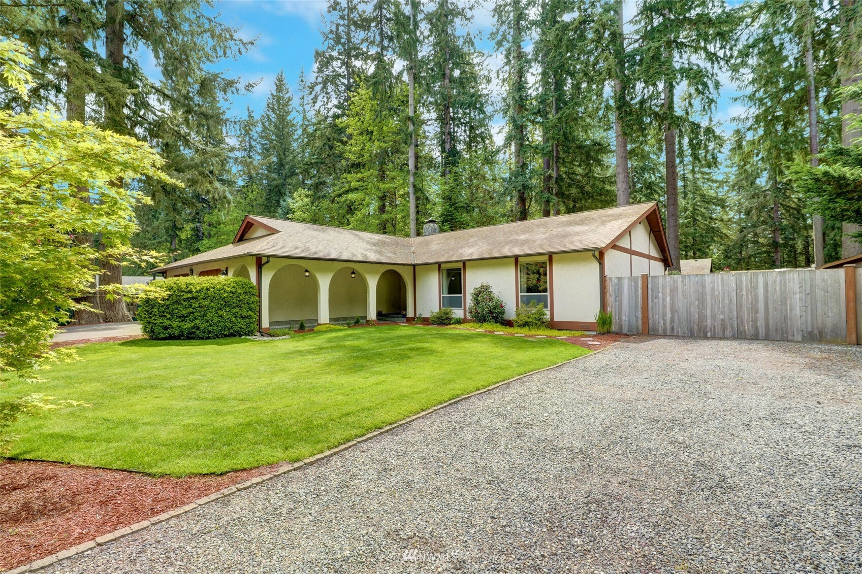 Property Photo:  25203 SE 31st Place  WA 98075 