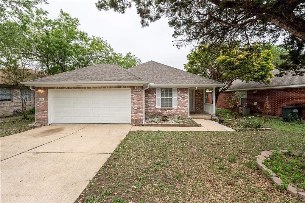 Property Photo:  1607 Greening Way  TX 78641 