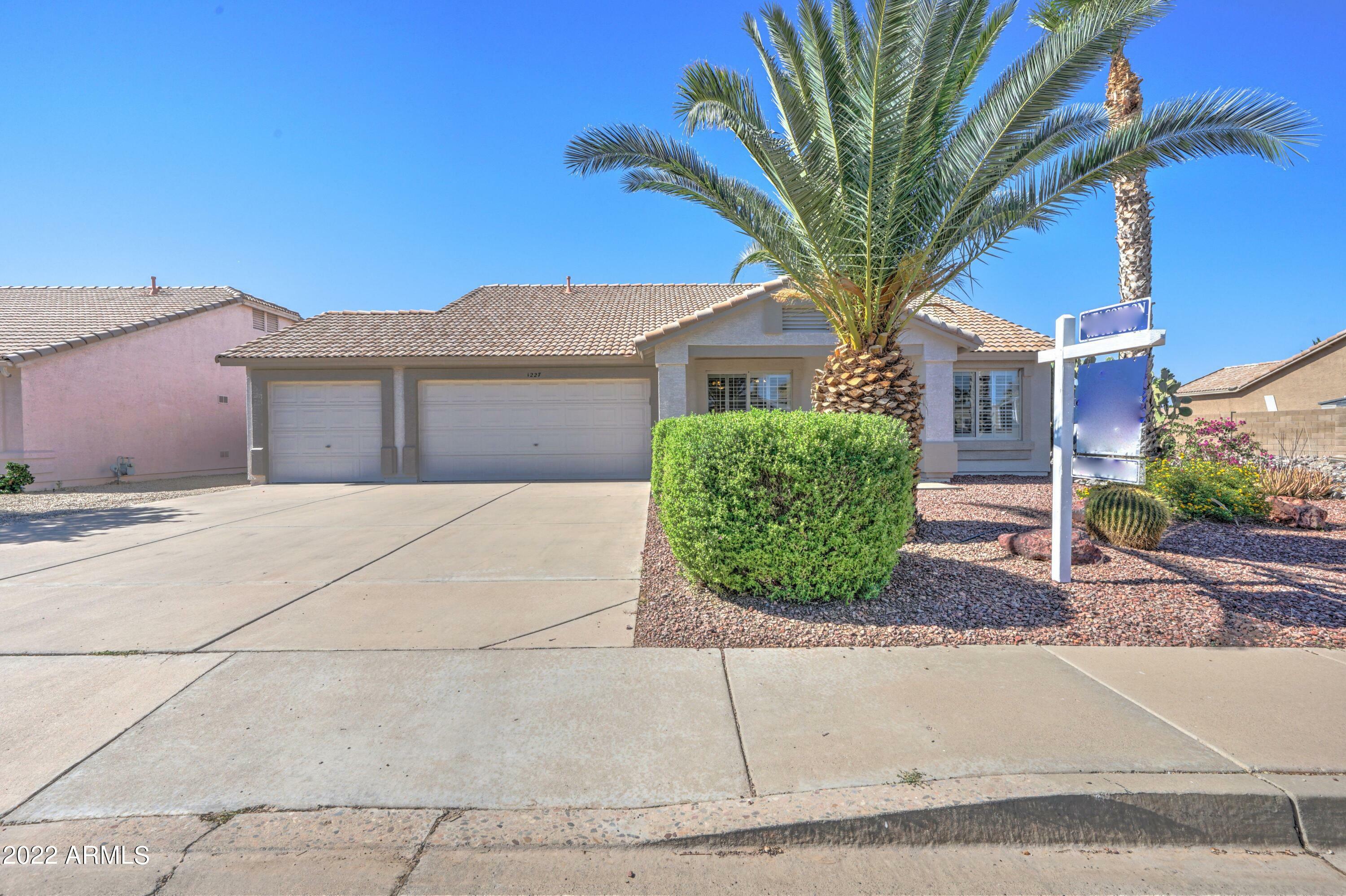 Property Photo:  1227 W 12th Avenue  AZ 85120 