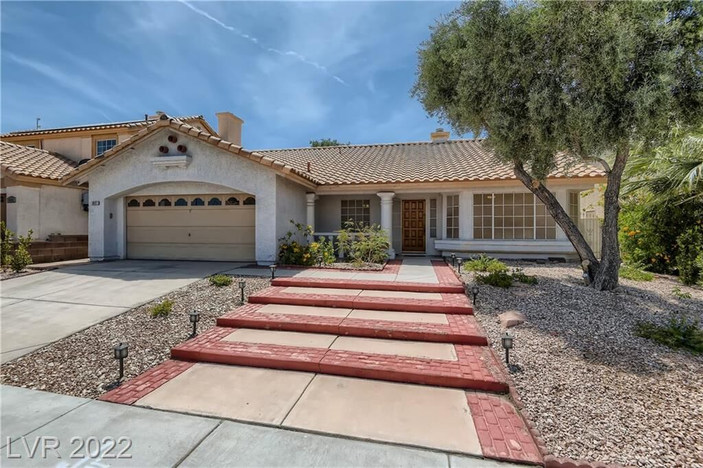 Property Photo: 817 Long Branch Drive NV 89014
