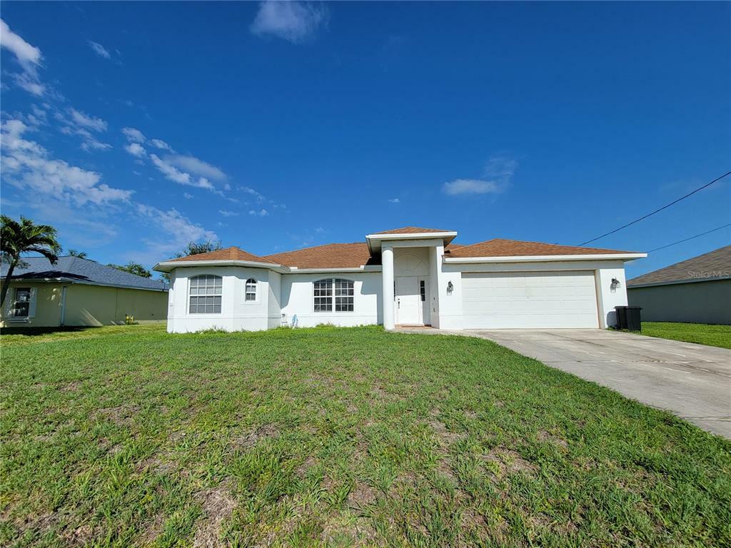 Property Photo: 1024 SE 5th Court FL 33990