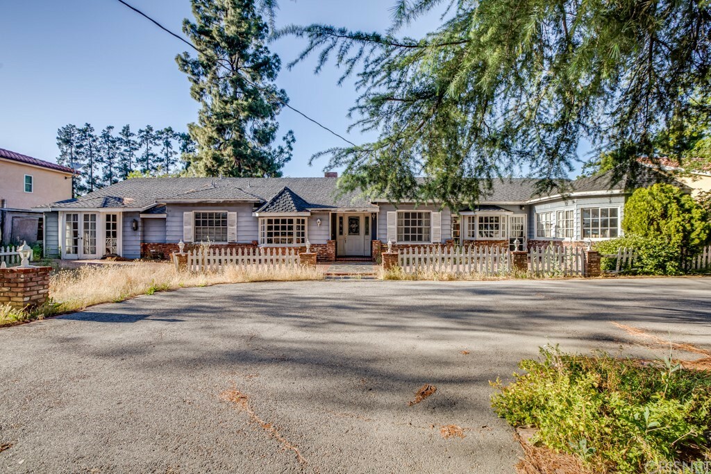 Property Photo:  18017 Parthenia Street  CA 91325 