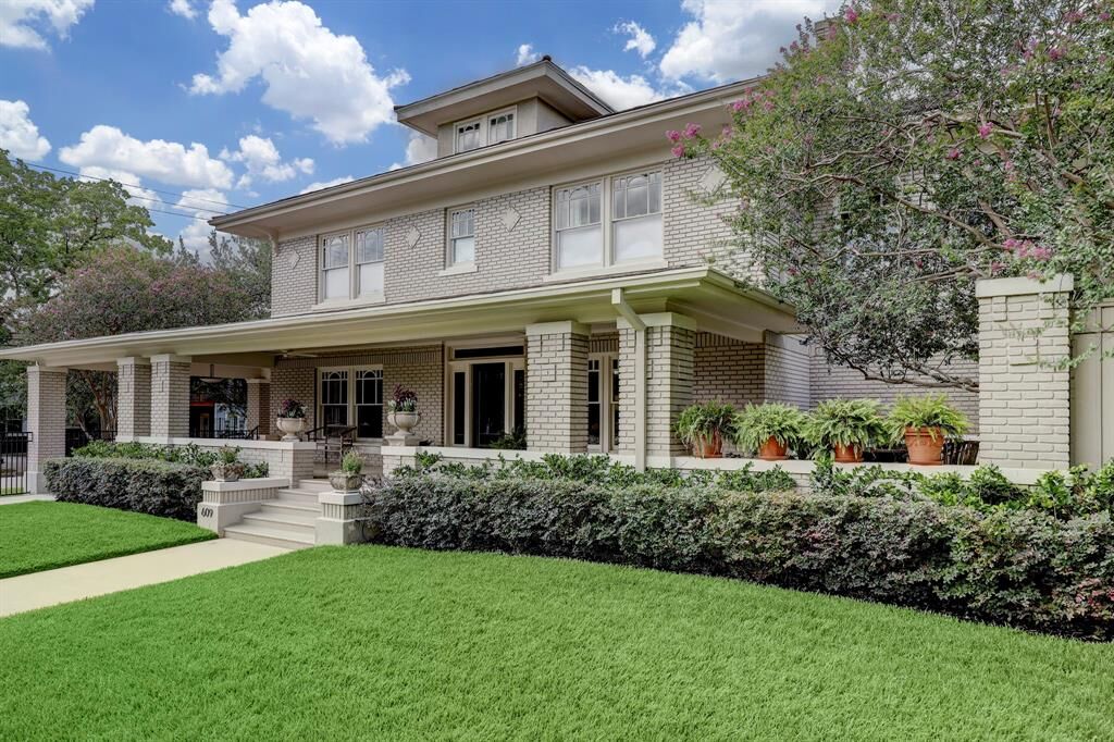 Property Photo: 609 Avondale Street TX 77006