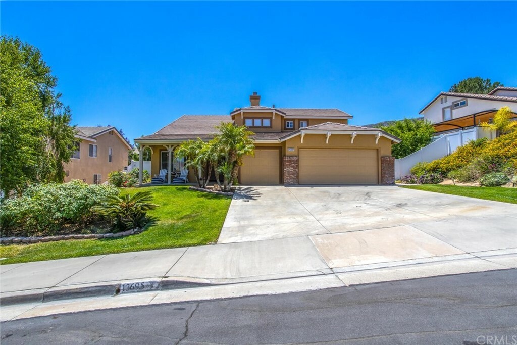 Property Photo: 13695 Buckskin Trail Drive CA 92883