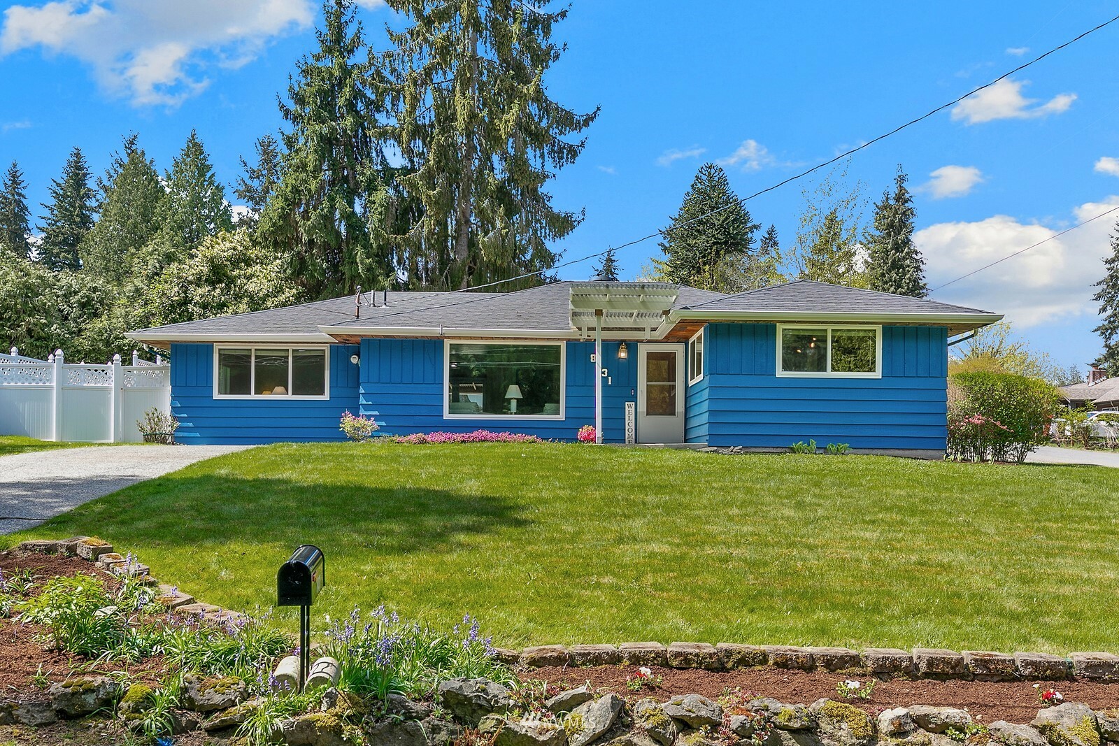 Property Photo:  8431 134th Avenue NE  WA 98052 