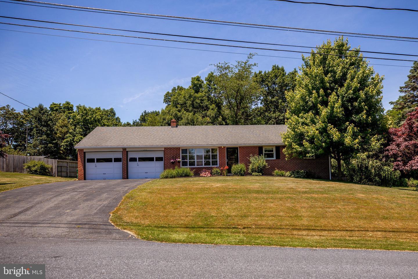 Property Photo:  216 Snavely Mill Road  PA 17543 