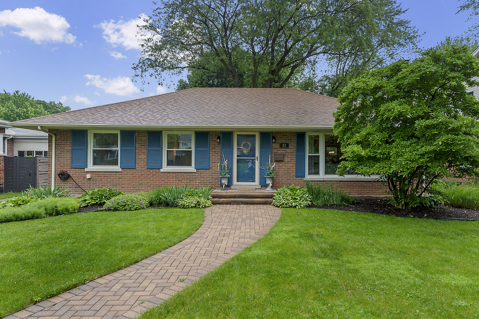 Property Photo:  93 N Gilbert Avenue  IL 60525 