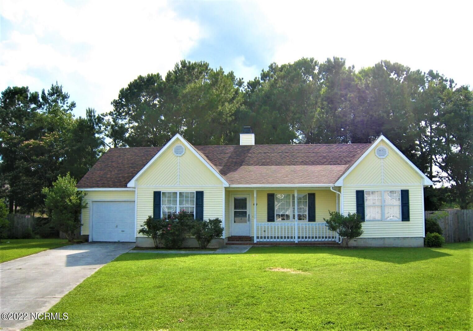 Property Photo:  419 Eucalyptus Lane  NC 28546 