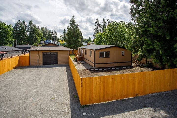 15719 83rd Avenue E  Puyallup WA 98375 photo