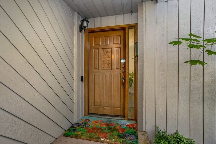 Property Photo:  19108 Ballinger Way NE 108  WA 98155 