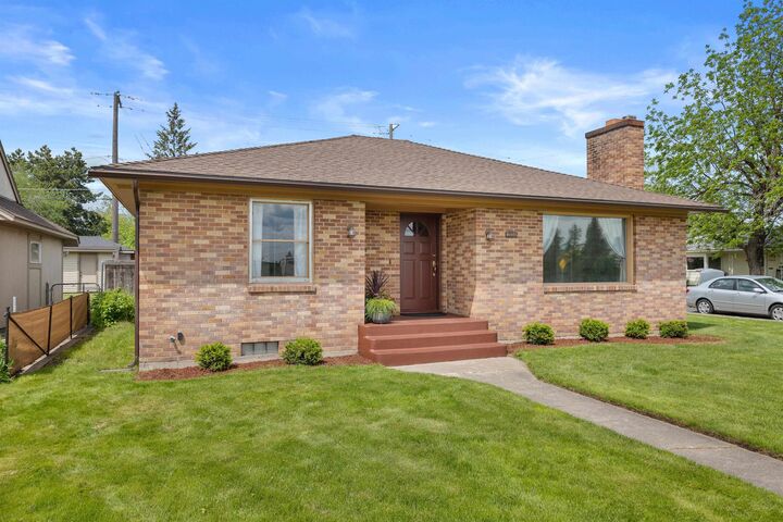 2604 W Grace Ave  Spokane WA 99205 photo