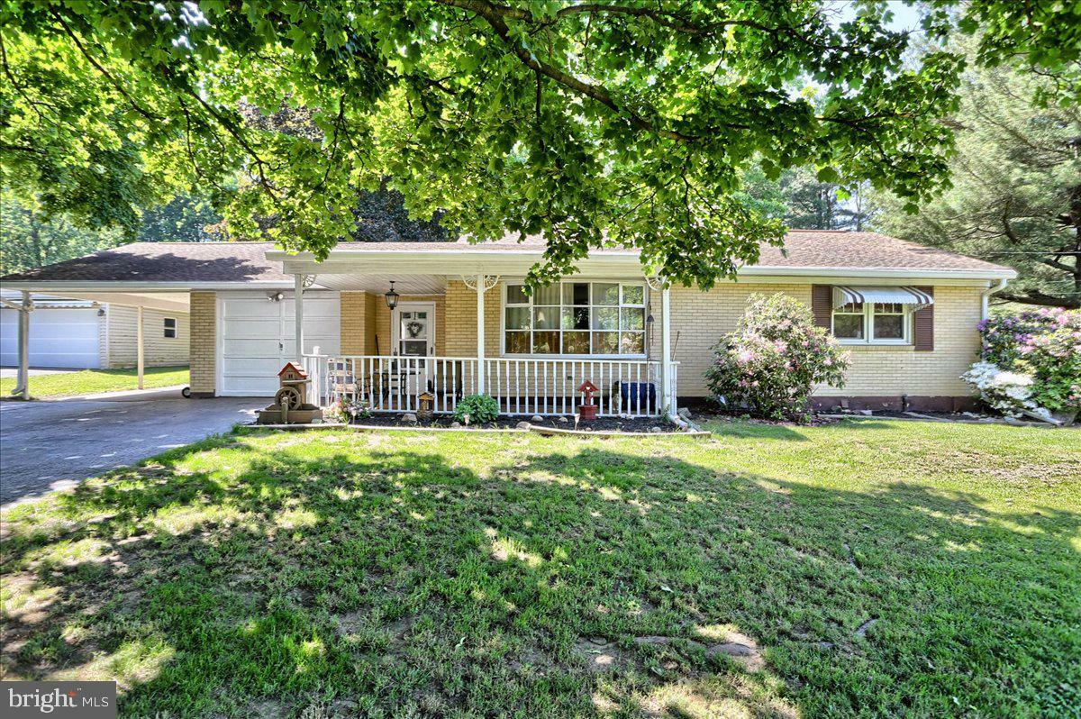 Property Photo: 5921 Devonshire Road PA 17112