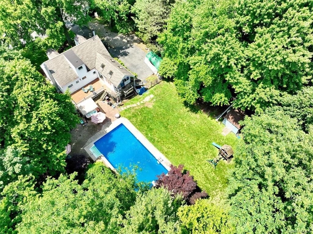 Property Photo:  3 Homestead Lane  NY 10956 