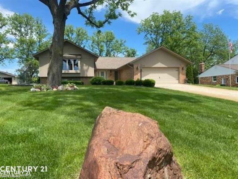 Property Photo:  7743 Roberta Lane  MI 48094 