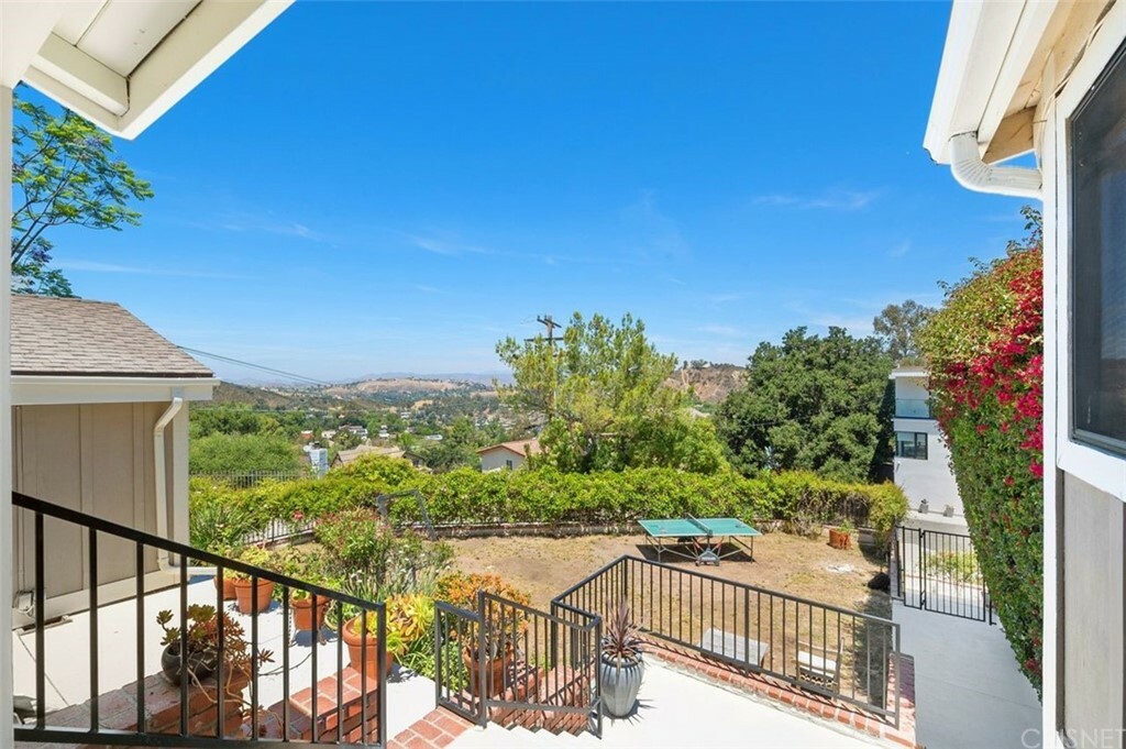 Property Photo: 23502 Summit Drive CA 91302
