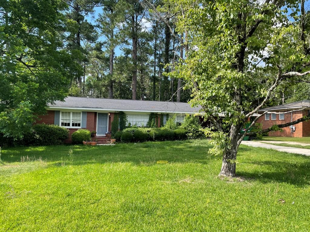 Property Photo:  1216 Thomwal St  GA 31602 