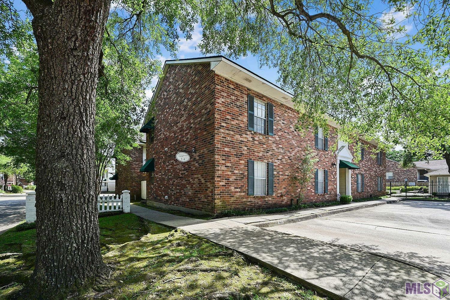 Property Photo:  9855 Jefferson Hwy W-4  LA 70809 