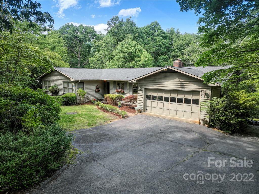 Property Photo:  707 Dogwood Trail  NC 28782 