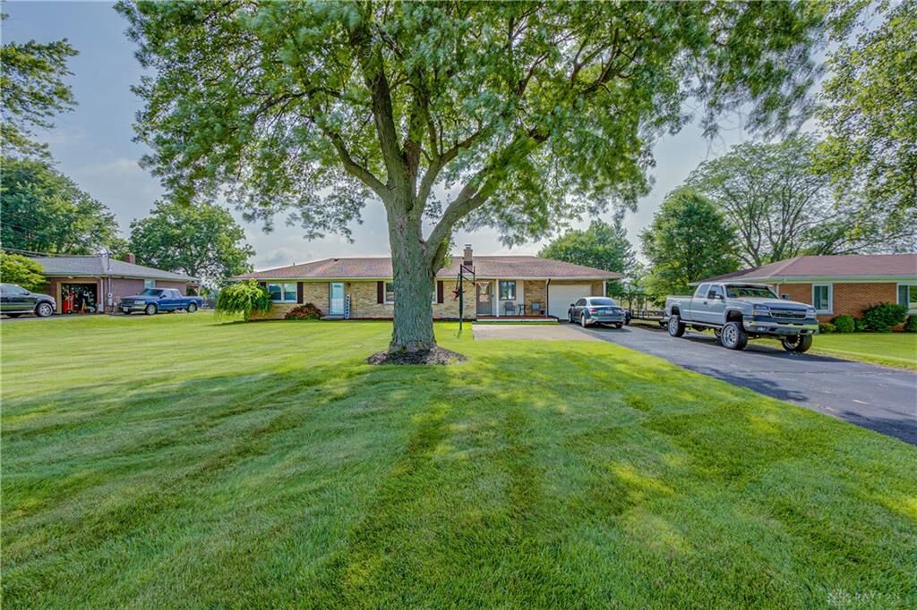 Property Photo: 2536 S Burnett OH 45505