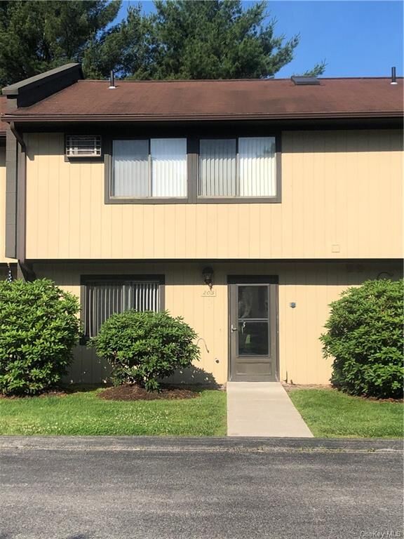 Property Photo:  205 Chelsea Cove S  NY 12533 