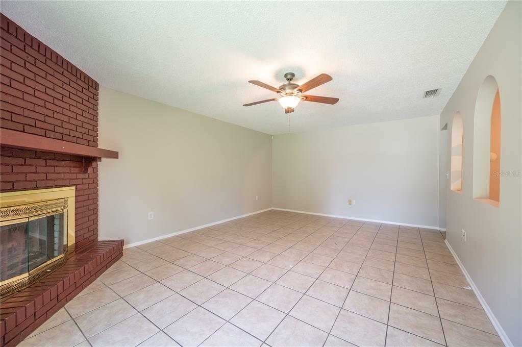 Property Photo:  3758 Dovehollow Drive  FL 33812 