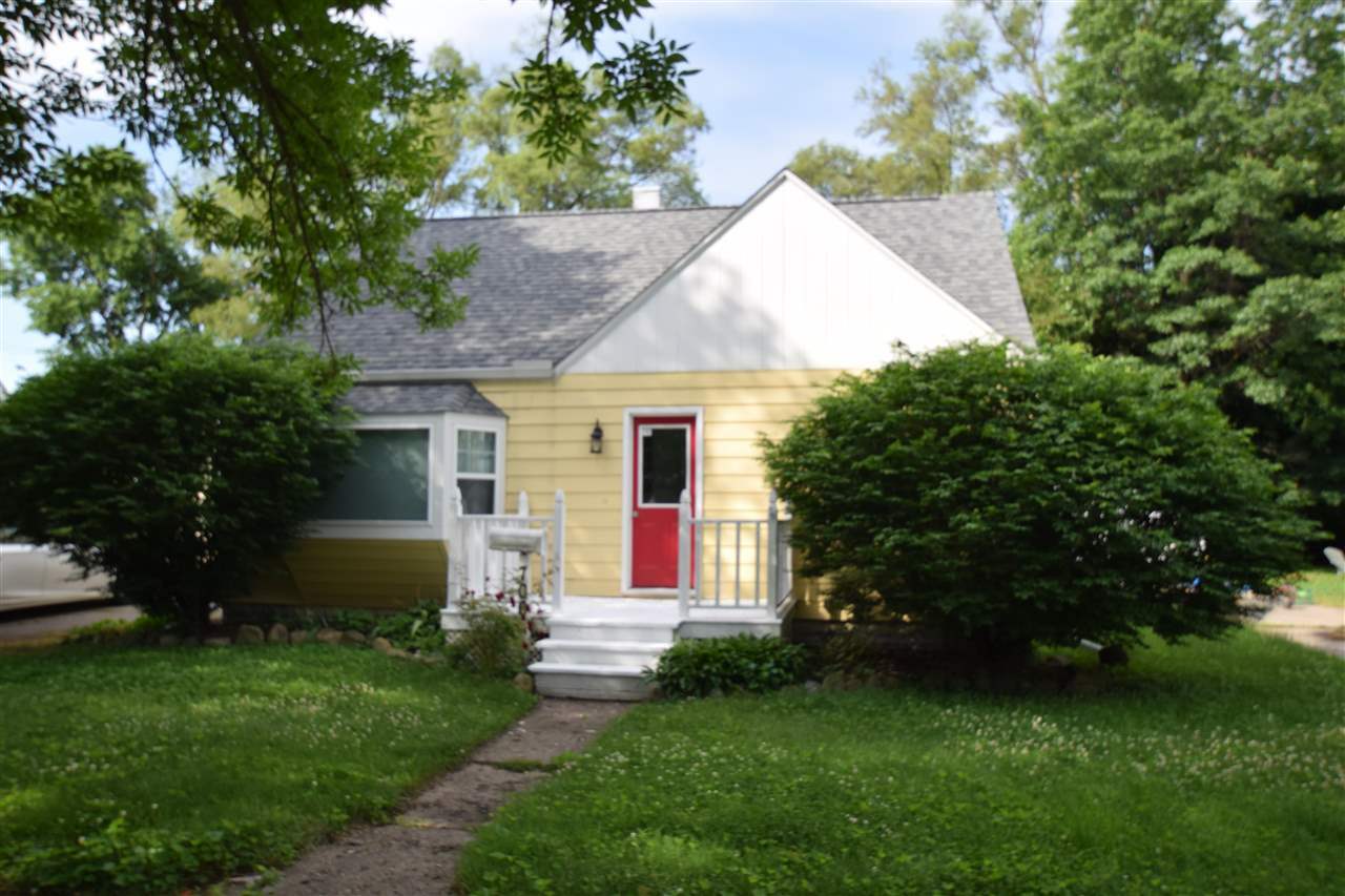 Property Photo:  706 E Pine St  MI 48640 