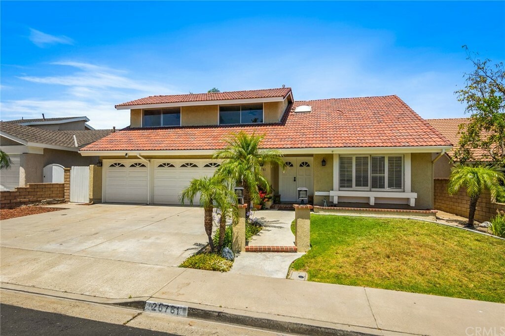 Property Photo:  26781 Calle Maria  CA 92691 