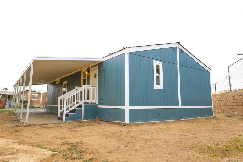 Property Photo: 310 Duchess Lane CA 92704