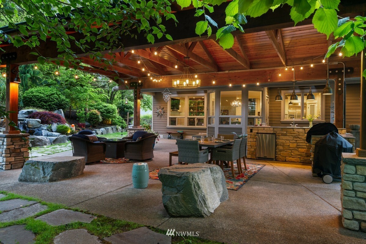 Property Photo:  817 6th Lane  WA 98333 