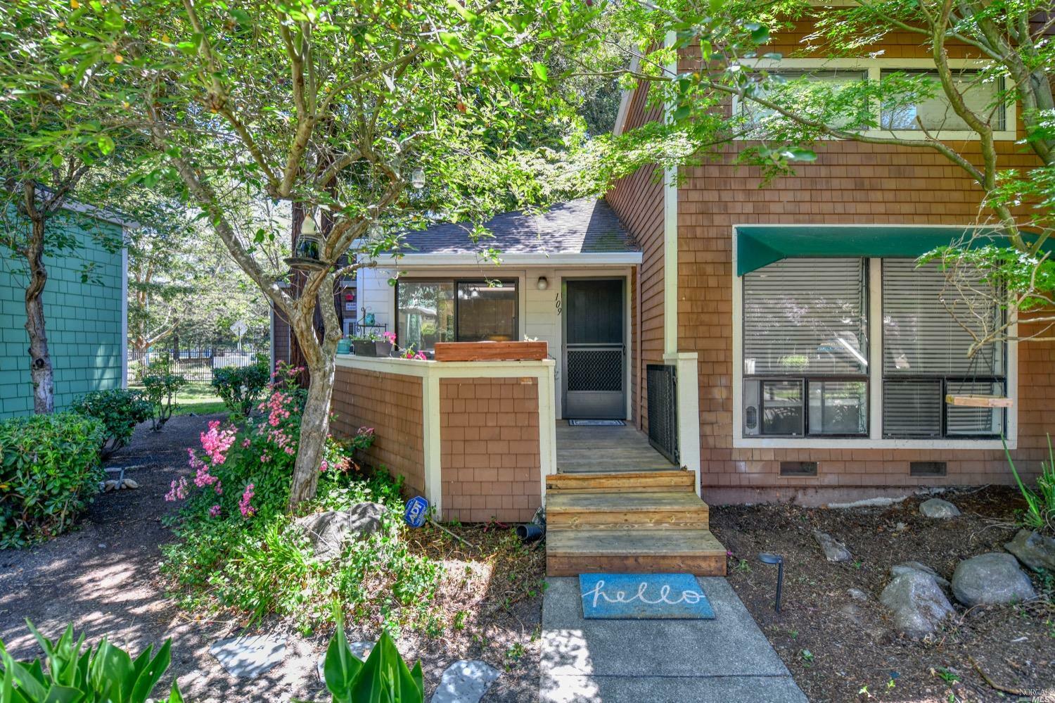 Property Photo:  901 Russell Avenue 109  CA 95403 