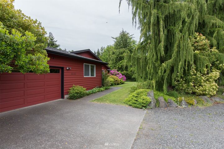 Property Photo:  313 Applegate Lane  WA 98382 